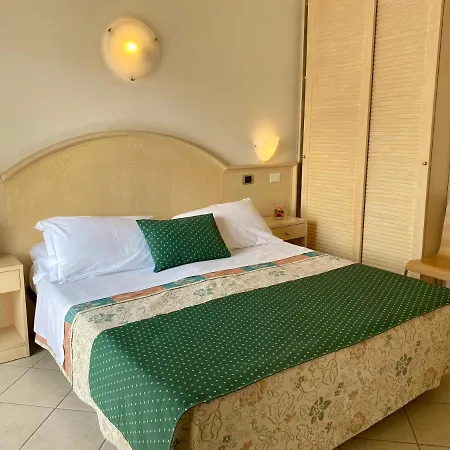 Hotel Granada Milano Marittima Extérieur photo